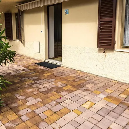 A28 - Poggio, Ampio Trilocale Con Portico * Poggio (Marche)